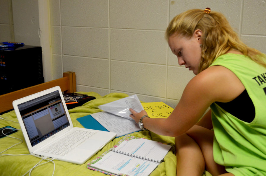 Senior elementary education major, Amy Fairbank, takes time on a Sunday morning to plan her week ahead.  Its easier to keep track of my schoolwork if I take time to plan everything out at the beginning of each week, she says. | Photo by Kelley Joe Brumfield