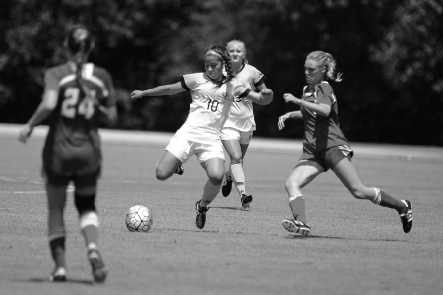 Southern+Miss+midfielder+Hannah+Abrams+prepares+to+send+a+ball+upfield+during+the+game+played+against+University+of+Louisiana+at+Lafayette+in+Hattiesburg+on+Sunday+afternoon.
