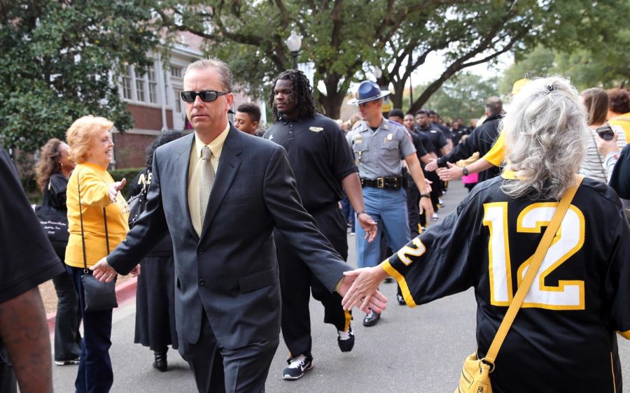Nov+29%2C+2014%3B+Hattiesburg%2C+MS%2C+USA%3B++Southern+Miss+Golden+Eagles+head+coach+Todd+Monken+greets+fans+at+M.M.+Roberts+Stadium+before+their+game+against+the+UAB+Blazers.+Mandatory+Credit%3A+Chuck+Cook-USA+TODAY+Sports