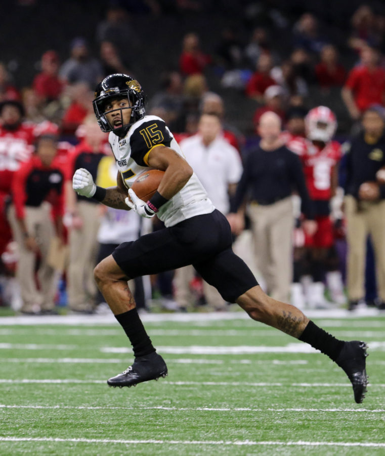 Southern Miss wide receiver Allenzae Staggers (15) runs the ball against the Ragin Cajuns at the New Orleans Bowl on Dec. 17, 2016 in New Orleans, Louisiana.