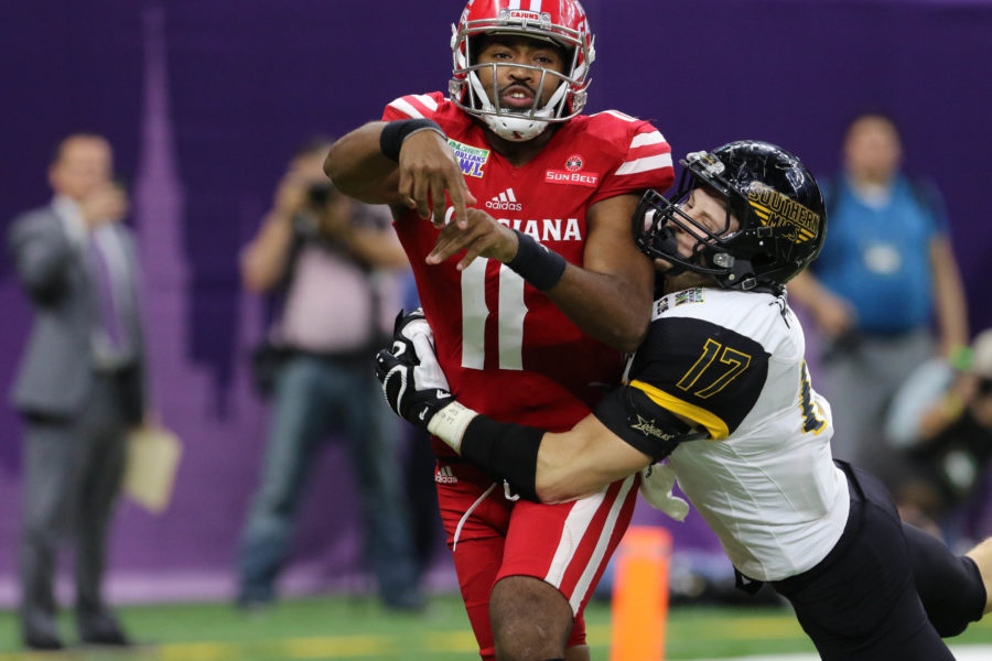 Southern Miss Elijah Parker (17) sacks Ragin Cajun quarterback Anthony Jennings (11) at the New Orleans Bowl on Dec. 17, 2016 in New Orleans, Louisiana.