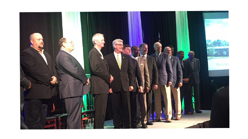 Governor Phil Bryant announces Regions Bank headquarters in Mississippi.
