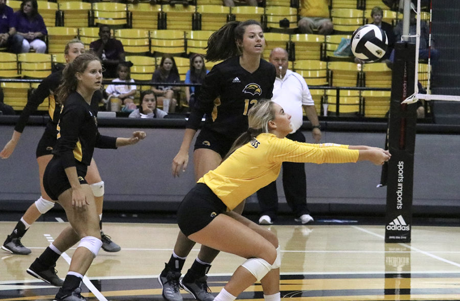 Southern Miss’s libero recieves the ball.