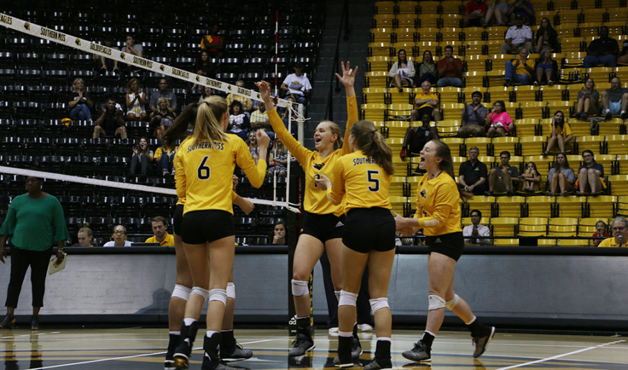 Southern Miss earns four-set win over Charlotte