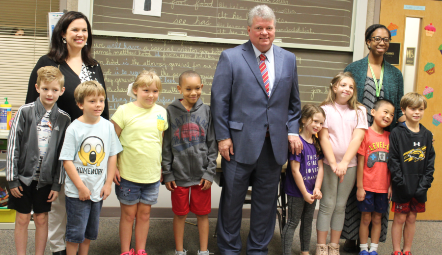 Attorney General Jim Hood poses for a picture with Dubard School students.
Photo by Brian Winters.