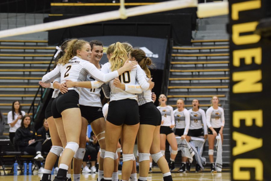 Southern+Miss+volleyball+team+celebrates+their+win+over+ASU.+