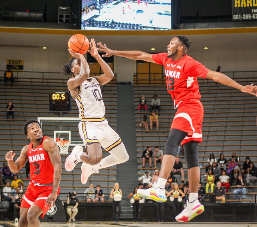Golden Eagles edge past Lamar with dominant second half