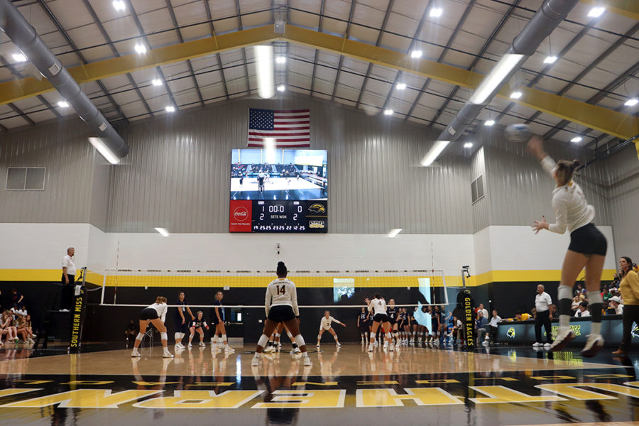 The+USM+Volleyball+Team+plays+a+recent+match+at+the+Wellness+Center+on+the+Hattiesburg+campus.+%7C+Sean+Smith%2C+SM2+Photo+Editor