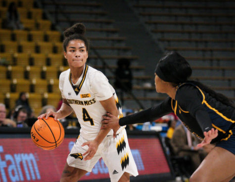 Lady Eagles extend four-game winning streak with 74-42 win against  Mississippi College – SM2