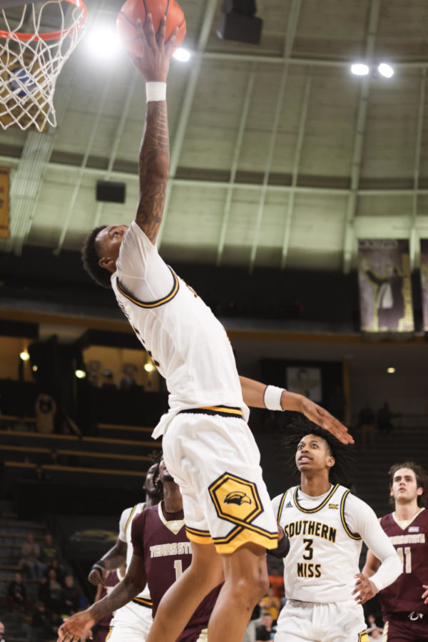 Southern Miss holds off Texas State, advances to 12-0 at home