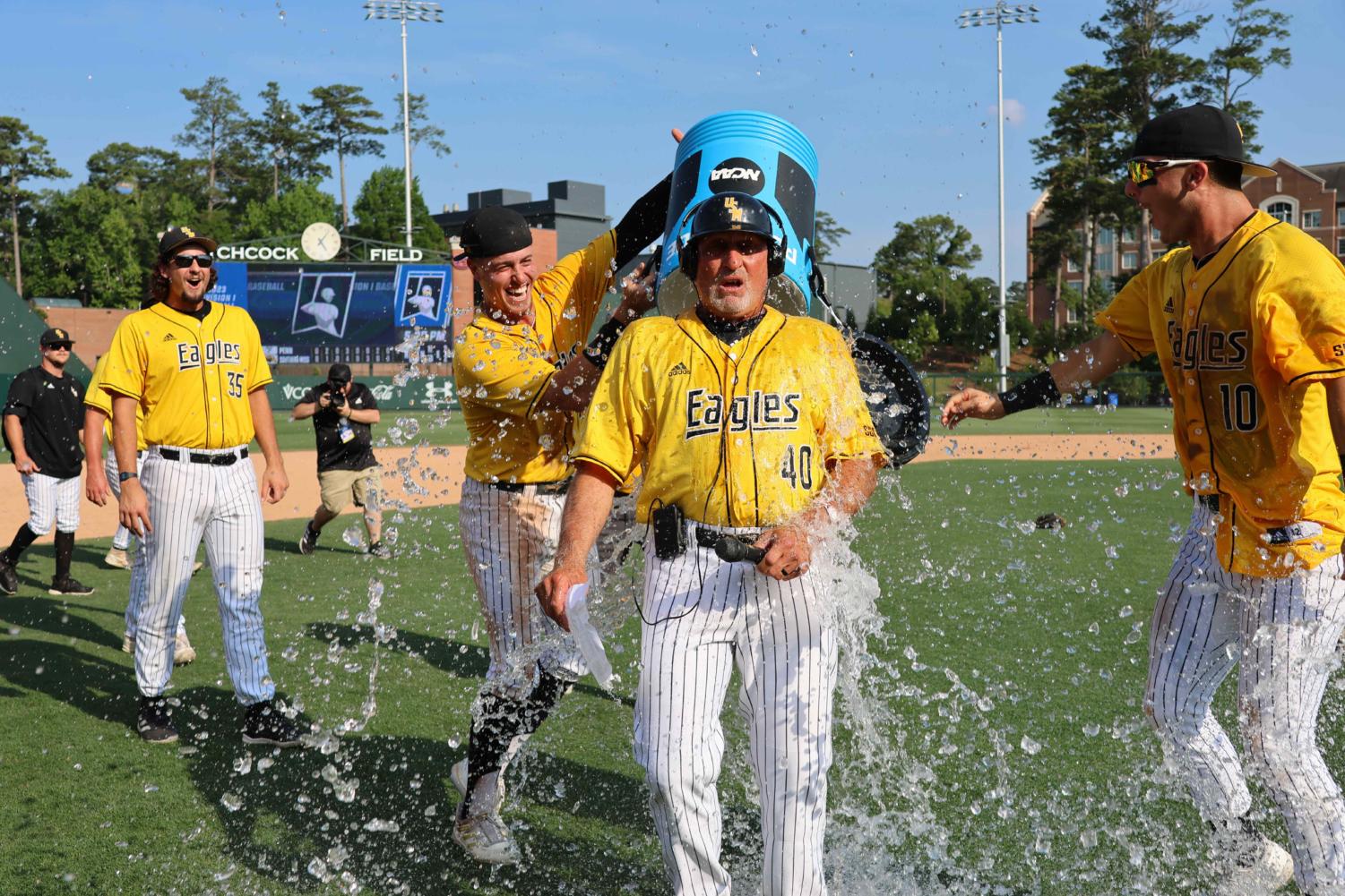 Southern Miss cruises past Auburn 7-2 to advance in regional