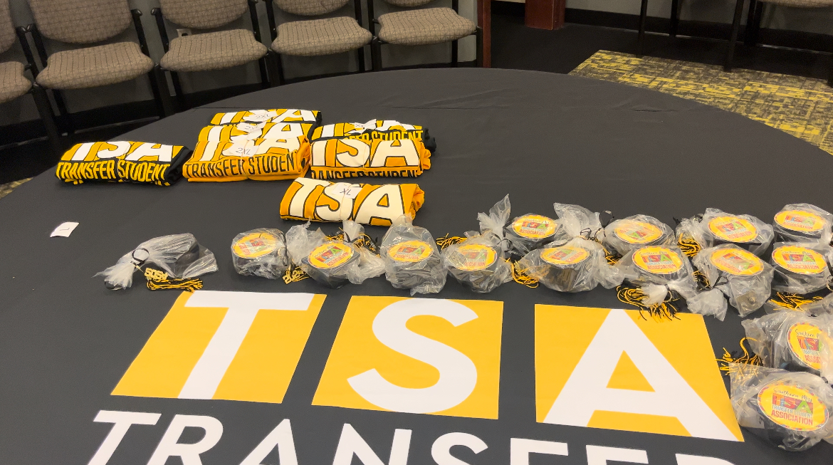 Transfer Student Association holds graduation celebration