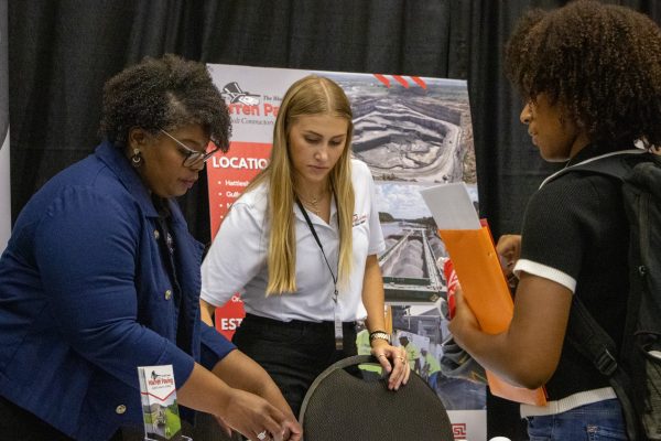 The School of Construction and Design hosted its annual career fair
where students could attend, introduce, and network with potential
employers. A variety of employers attended the event as the students
brought resumes and impressed the attendees with their wit and skills
for the upcoming job market.