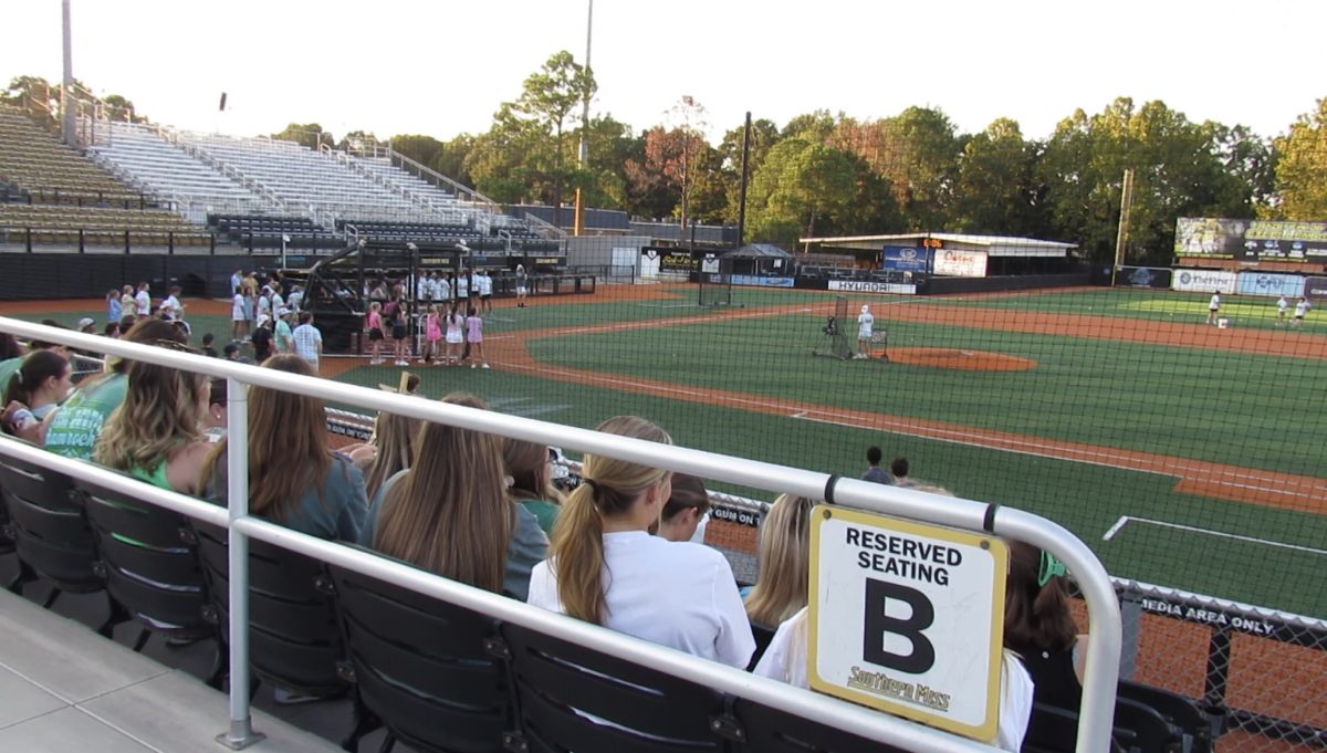 USM fraternity and sorority members gathered to support their teams during Homeruns for Heroes.