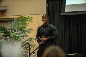 Jeramie Posey accepts award.